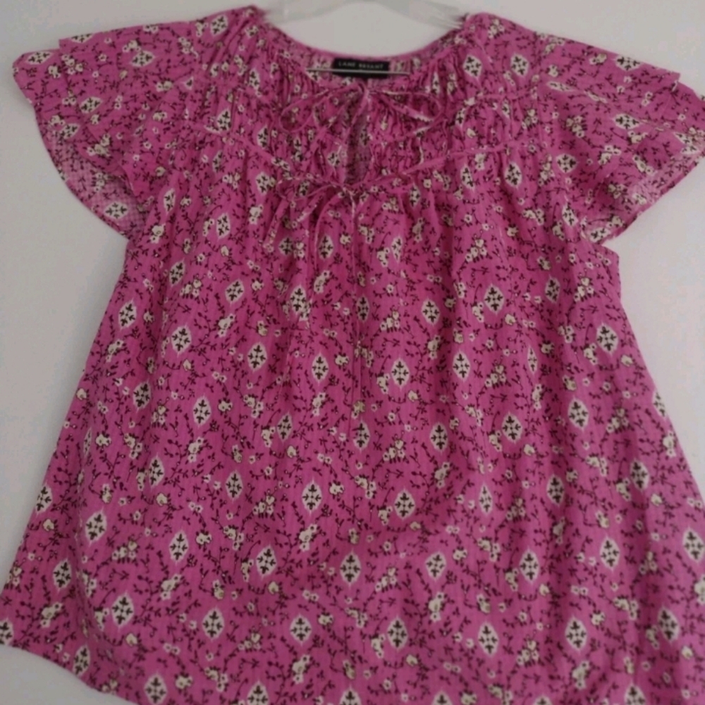 Lane Bryant Size 20 Pink Floral Top Ruffled Short Sleeves Tie Front Pullover